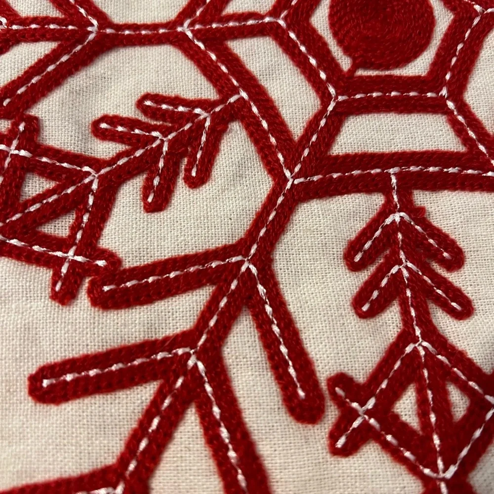 NEW 48” Red & Cream Snowflake Christmas Holiday Fabric Tree Skirt